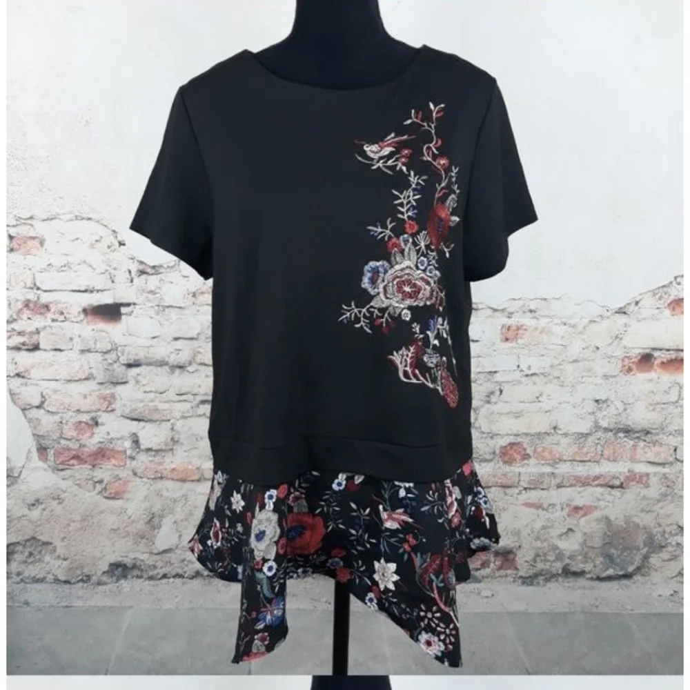 NWOT W5 Anthropologie Floral Embroidered Top - Picture 2 of 9